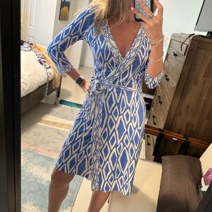 DVF Julian Wrap blue and white dress pattern size 4